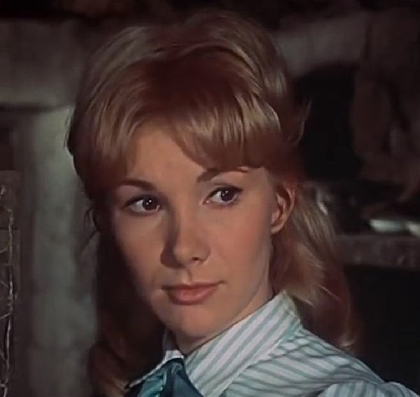 Hampshire in a trailer for The Three Lives of Thomasina (1963)