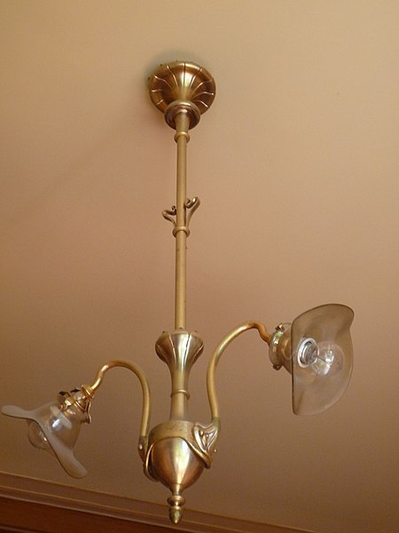 File:Suspension designed for the Hôtel Aubecq by Victor Horta.jpg