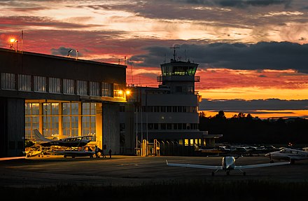 Another autumn evening at Helsinki-Malmi airport