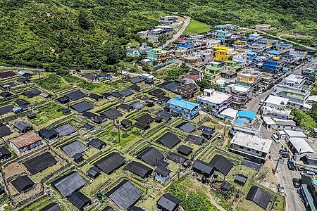 蘭嶼雅美族野銀部落傳統建築 Traditional settlement buildings of Ivalino (Yeyin tribe) of Yami people in Orchid Island. Photographer: WU PEI HSUAN