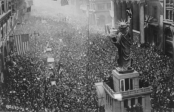 Armistice Day on Broad Street in 1918