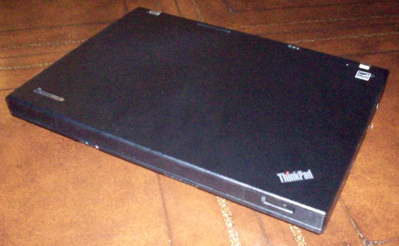 File:ThinkPadR500Clsd.png