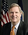 Tom Vilsack, official USDA photo portrait.jpg