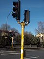 English: Traffic lights outside Stockholm Metro station in Enskede gård. Photographed by me in spring 2008. Svenska: Trafikljus utanför Stockholms tunnelbanestationen i Enskedegård. Fotograferat av mig våren 2008.