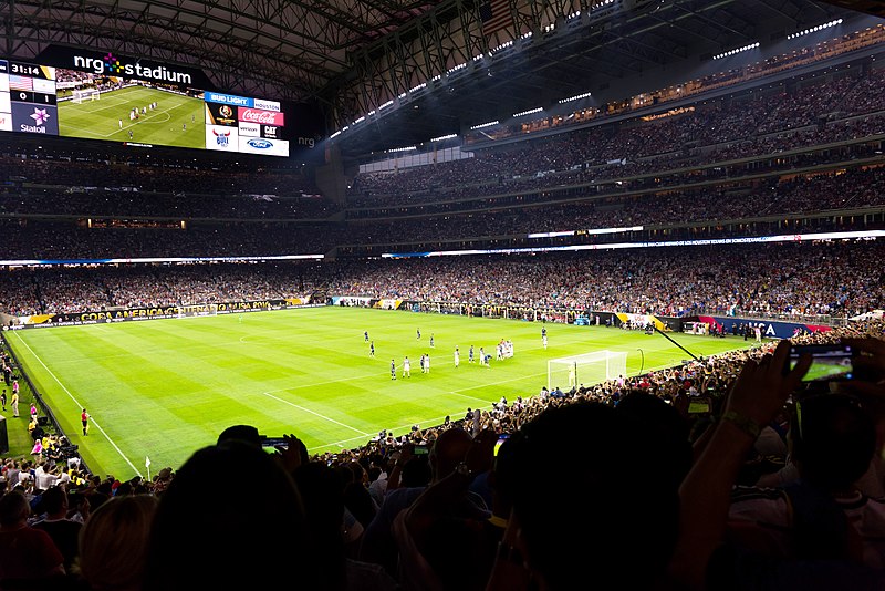 File:USA vs Argentina (Moments before Messi kicked a goal - color).jpg