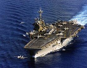 USS Independence (CV-62) underway at sea on 10 March 1996.jpeg