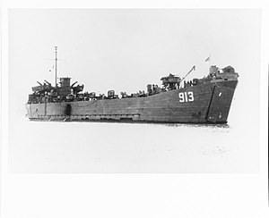 USS LST-913 Сан-Франциско шығанағы 1945-46.jpg