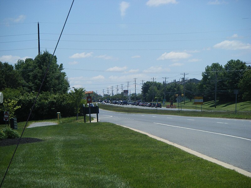 File:US 40 EB approaching DE 72.JPG