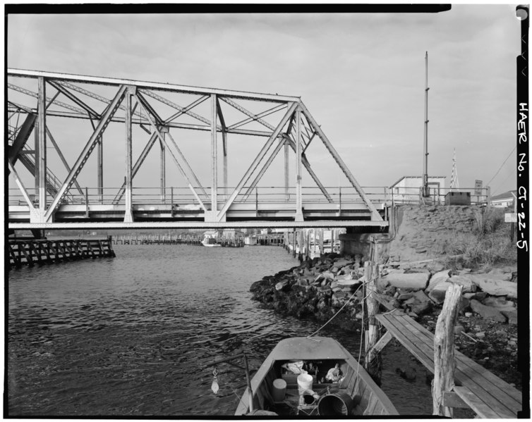 File:VIEW, LOOKING NORTH SHOWING EAST END OF SPRING SPAN AND ABUTMENT - Niantic River Swing Bridge, Spanning Niantic River between East Lyme and Waterford, Old Lyme, New London County, HAER CONN,6-LYME,6-5.tif