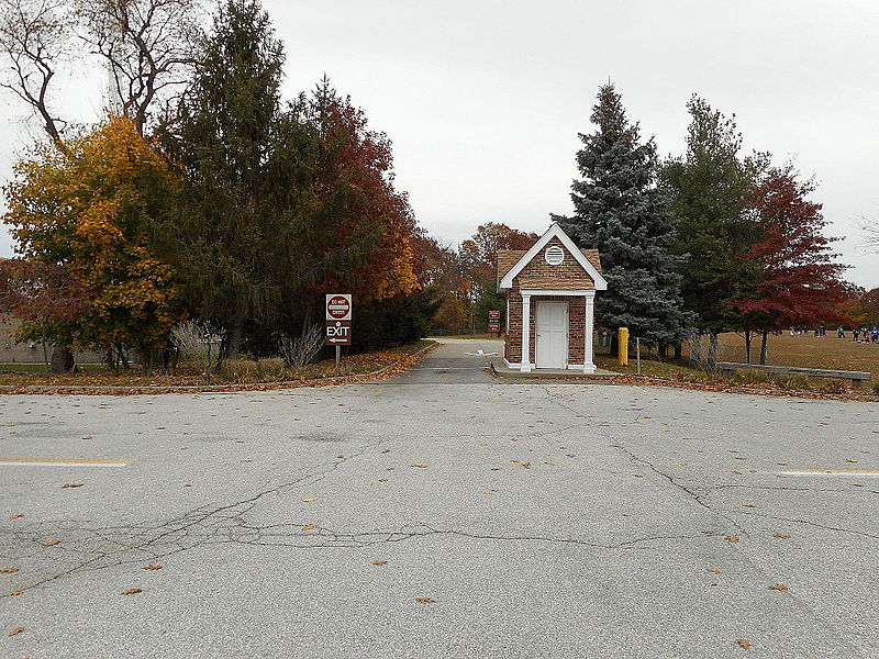 File:Valley Stream State Park; Toll Booth-4.JPG