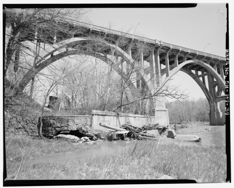 File:View of intake wall, arches VIEW NORTH - Ashtabula Viaduct, Spanning Ashtabula River at U.S. Route 20 (Prospect Road), Ashtabula, Ashtabula County, OH HAER OHIO,4-ASH,2-39.tif