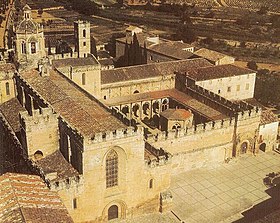 Vista aérea del Monasterio de Santes Creus.jpg