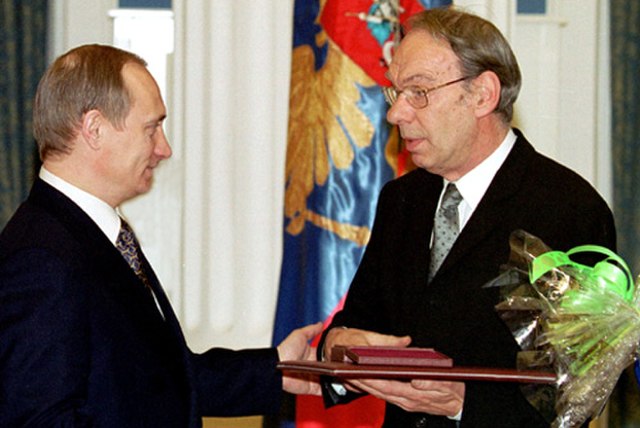 The awards ceremony of the president in the field of literature and art, Vladimir Putin and Aleksey Batalov, 1 March 2000