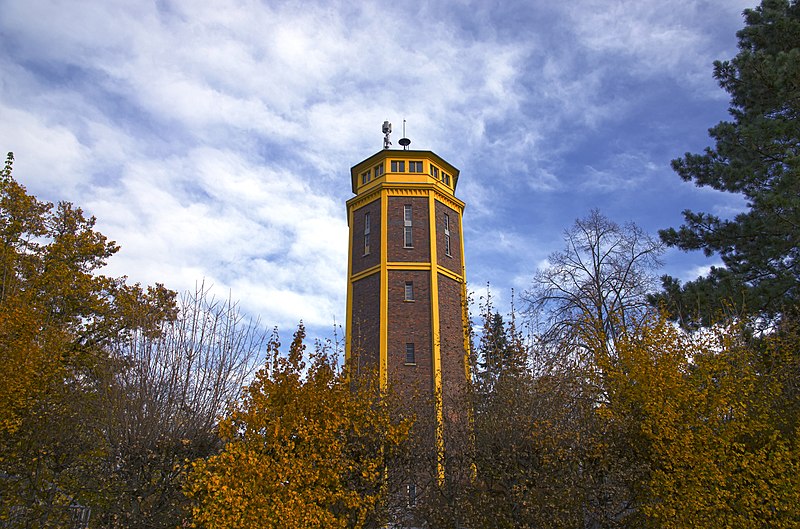 File:Wasserturm Mörfelden - Mörfelden-Walldorf - water tower - château d'eau - 01.jpg