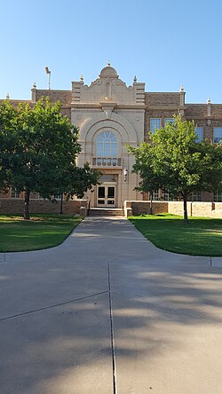West Hall an der Texas Tech University.jpg