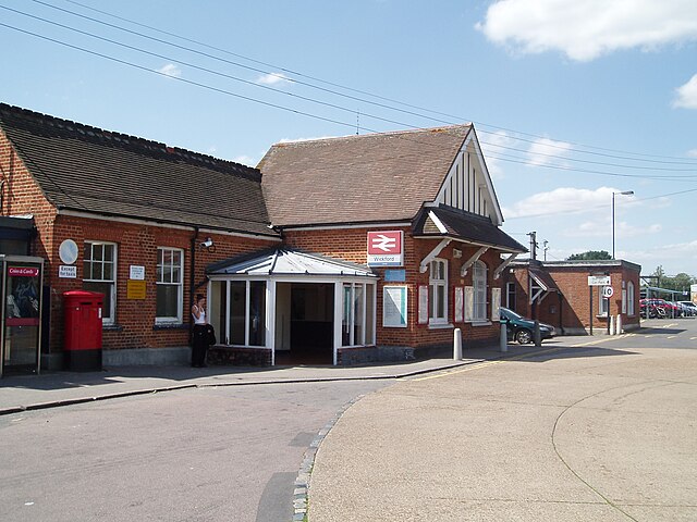 Wickford station entrance, before it was demolished in 2021