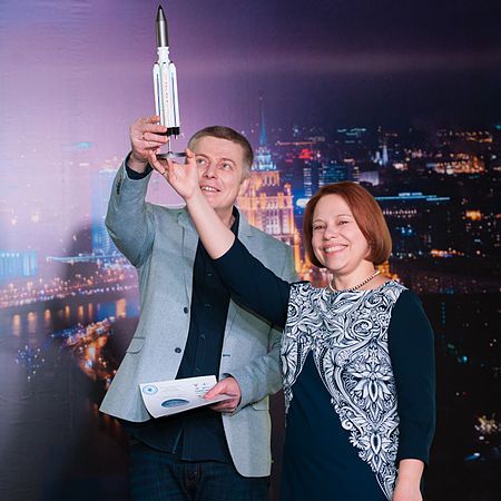 Герман Анатольевич и Ирина Александровна Черных во время награждения специальным призом ГК Роскосмос