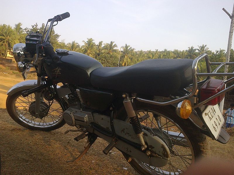 File:Yamaha rx 100 escort.jpg