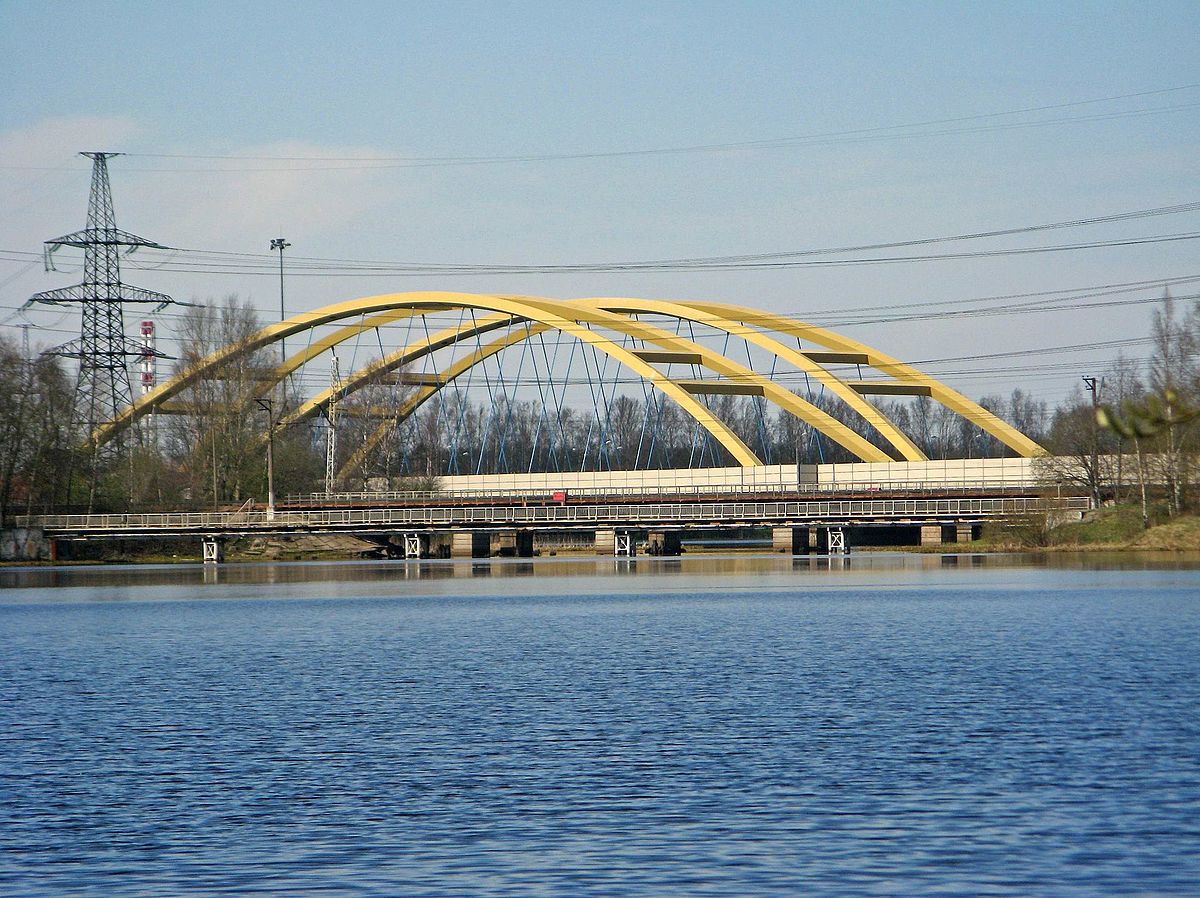 малоохтинский мост