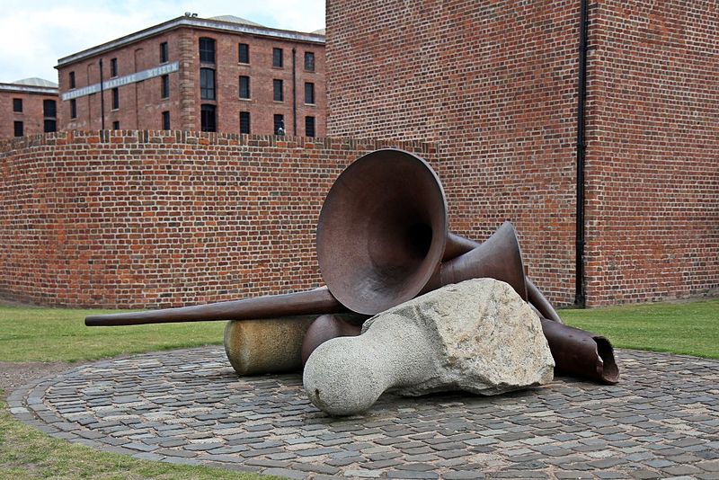 File:"Raleigh" sculpture, Albert Dock, Liverpool (geograph 4545260).jpg