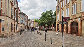 Rue Cartailhac, in Toulouse - Seen from the Saint Raymond Museum.