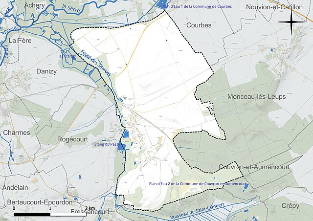 Carte en couleur présentant le réseau hydrographique de la commune