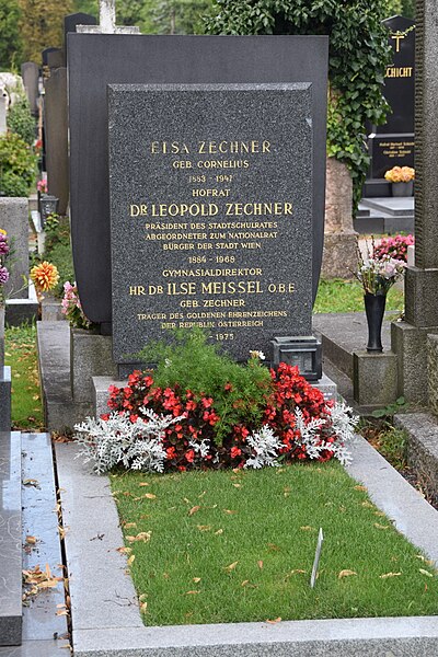 File:2017-08-147 052 Friedhof Hietzing - Leopold Zechner.jpg