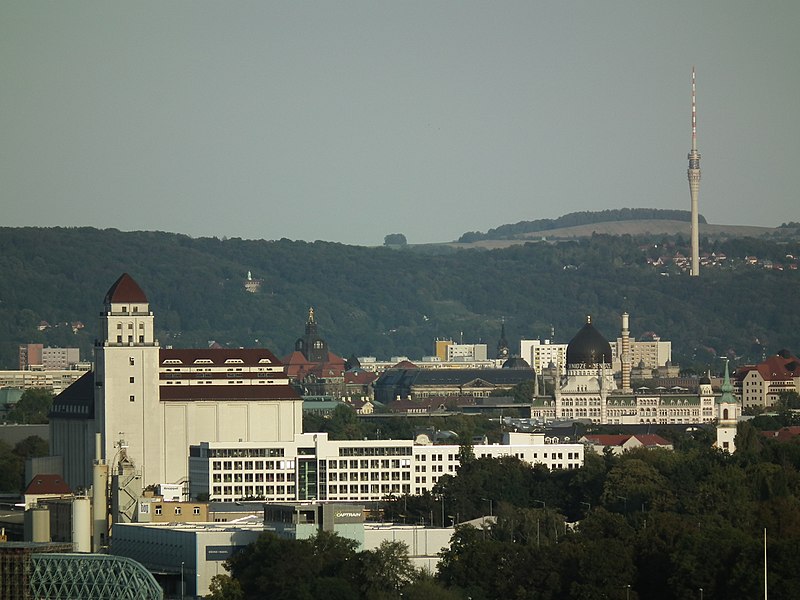 File:2019-09-14 Dresden Blick von der Briesnitzer Kirche 28.jpg
