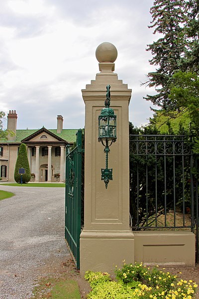 File:2020-09-05 Parkwood Estate 012.jpg