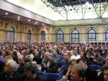 One of many packed meetings at the ESF 2004 3rd ESF london.jpg