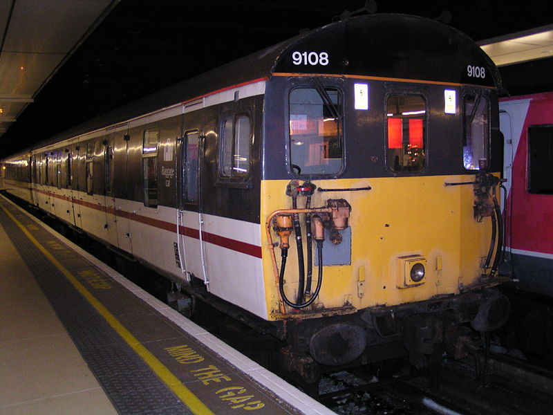 File:9108 at London Victoria.jpg