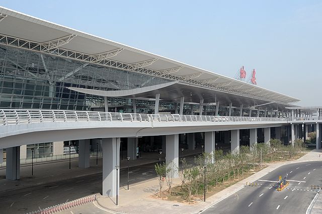 Image: Airport, Terminal JP7410579