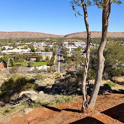 How to get to Alice Springs with public transport- About the place