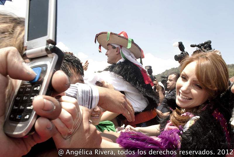 File:Angélica Rivera de Peña en en Encuentro con la comunidad Indígena. (7033480227).jpg