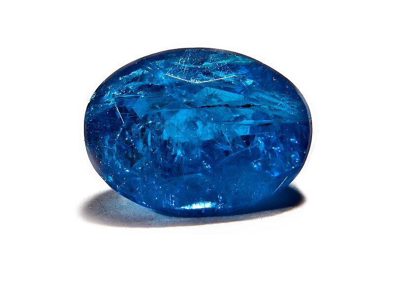 File:Apatite taillée.jpg