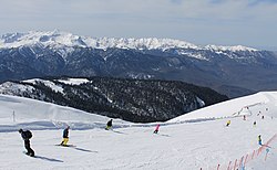 Roza Xutor kurortundan dağ massivinin görünüşü