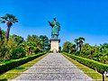 Colosso di San Carlo Borromeo, realizzato nel 1698 presso il Sacro Monte di Arona (NO), con i suoi oltre 35 metri, è ancora oggi la statua più alta d'Italia