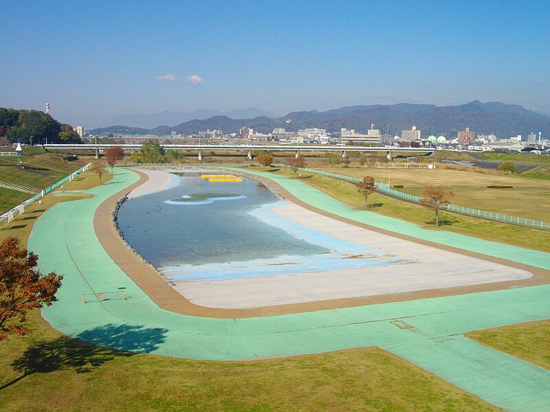 File:Ashikaga-Watarase Water Park.JPG