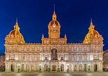 21e : hôtel de ville de La Corogne, en Espagne. Auteur : Diego Delso