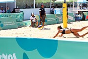 Deutsch: Beachvolleyball bei den Olympischen Jugendspielen 2018; Tag 9, 15. Oktober 2018; Mädchen, Viertelfinale: USA-Spanien 2–1 (21–19/17–21/15–9) English: Beach volleyball at the 2018 Summer Youth Olympics at 15 October 2018 – Girls Quarterfinals: USA-Spain 2–1 (21–19/17–21/15–9)