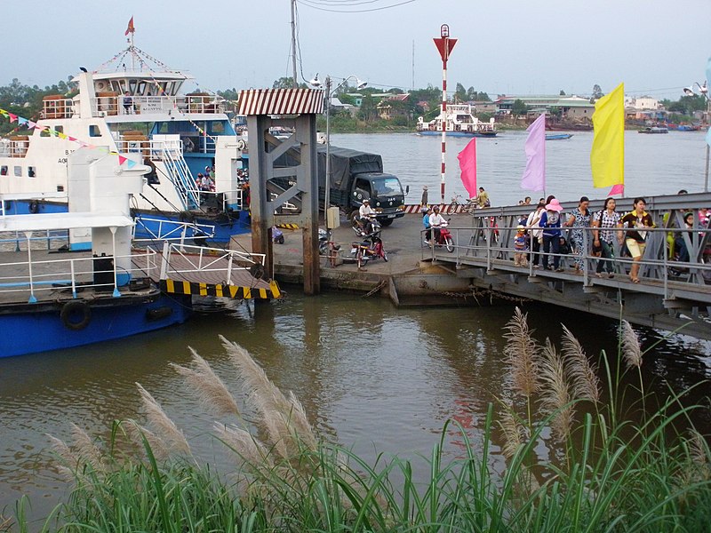 File:Ben pha chau doc - panoramio.jpg