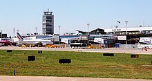 L'entrée de l'aéroport Nikola Tesla.