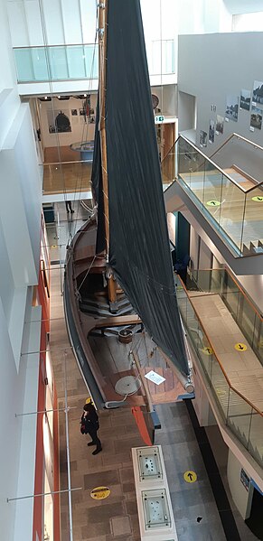 File:Boat in museum exhibition.jpg