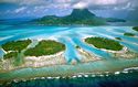 Bora Bora mit vorgelagerten Motus