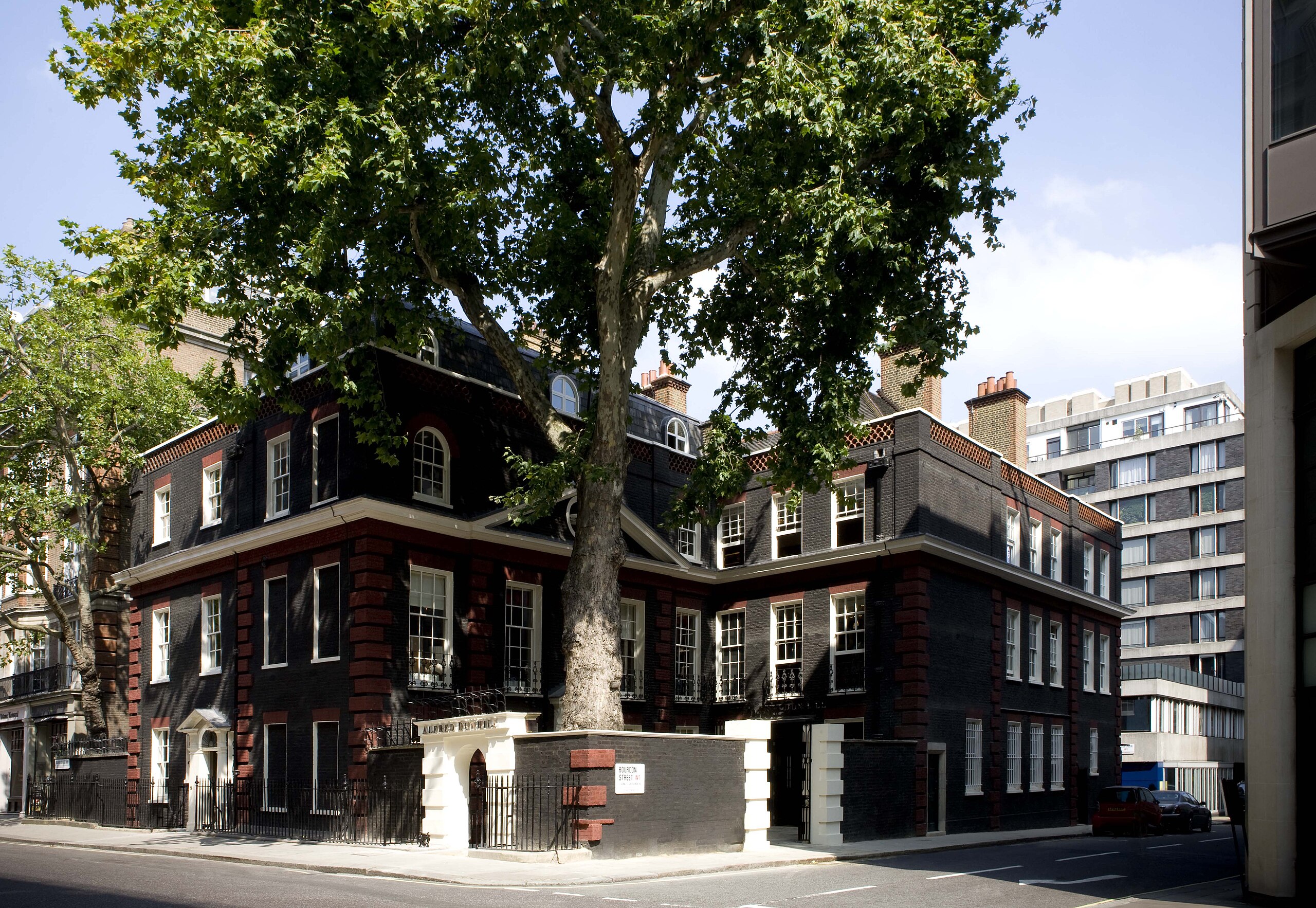 File:Bourdon House, The London 'Home' of Alfred Dunhill.jpg ...