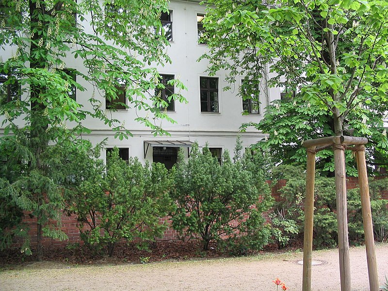 File:Brecht House.jpg