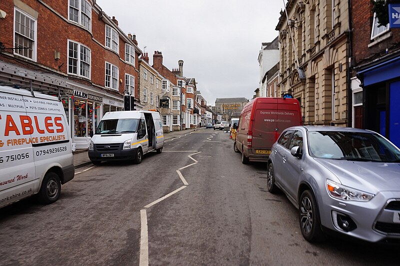 File:Bridge Street, Tadcaster - geograph.org.uk - 4837681.jpg