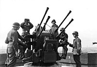 Счетверённый 20-мм зенитный автомат FlakVierling 38 на башне Flakturm