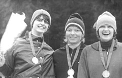 Bundesarchiv Bild 183-R0111-0009, Margit Shumann, Ute Rührold, Eva-Mariya Wernicke.jpg