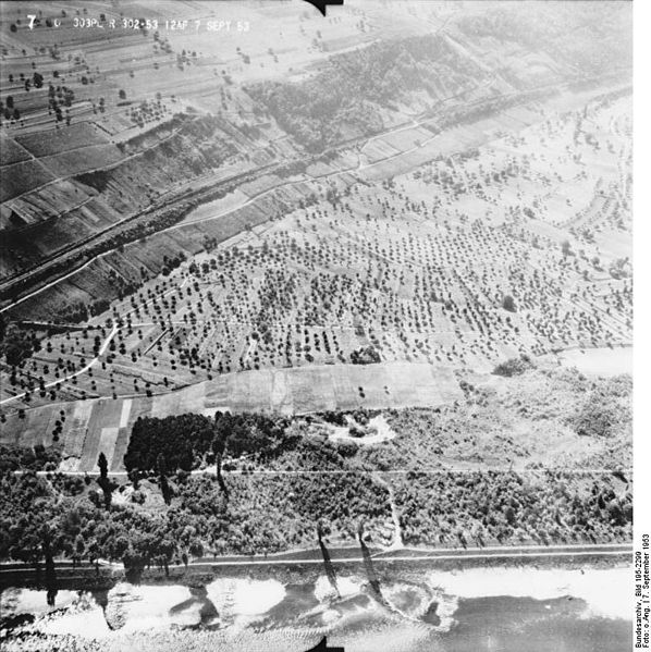 File:Bundesarchiv Bild 195-2299, Rheinbefliegung, Rheinweiler - Klein-Kembs.jpg